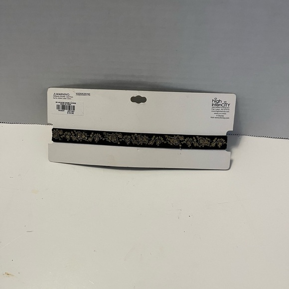 Queen of hearts neck choker - Picture 5 of 5